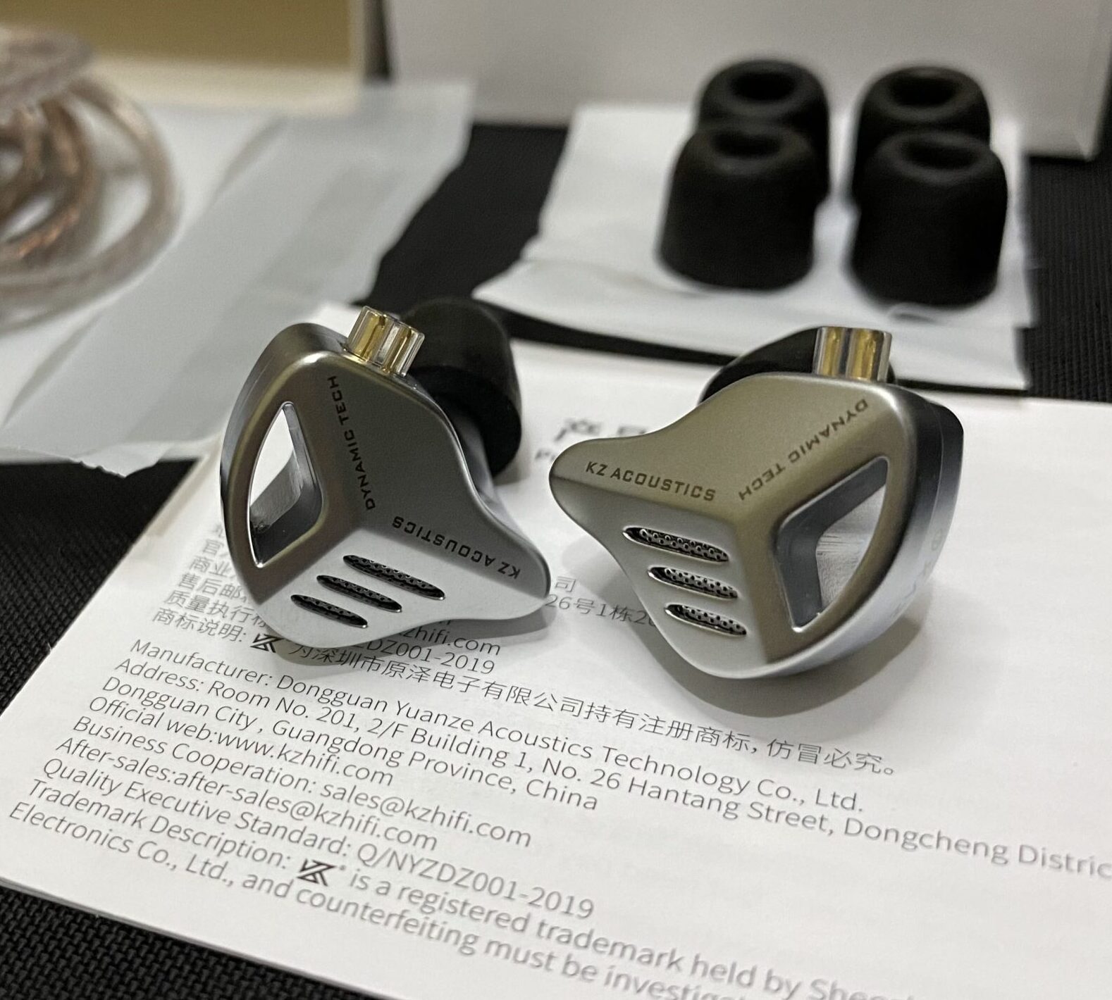 Audifonos In-ears KZ ZVX - Imagen 3