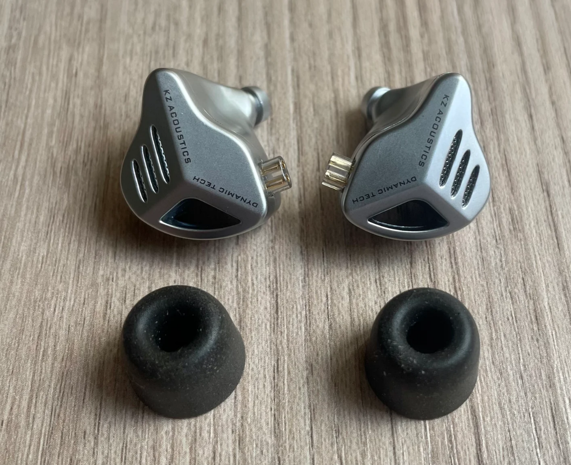 Audifonos In-ears KZ ZVX - Imagen 2