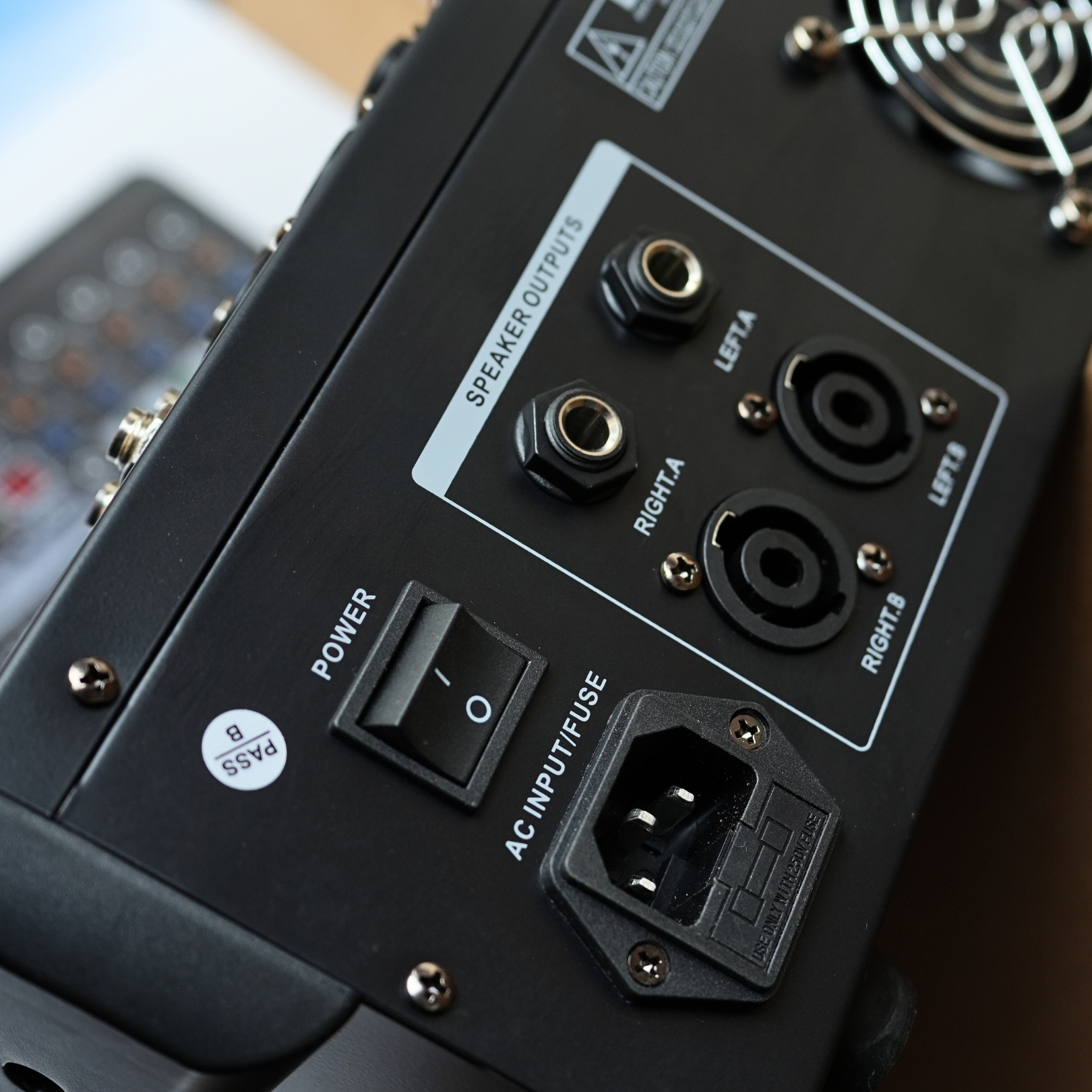 Consola Analoga Activa GROBER ADM-PWR8 | 8 Canales - Bluetooth-USB-Interfaz FX/ LINK 2X200W - Imagen 4