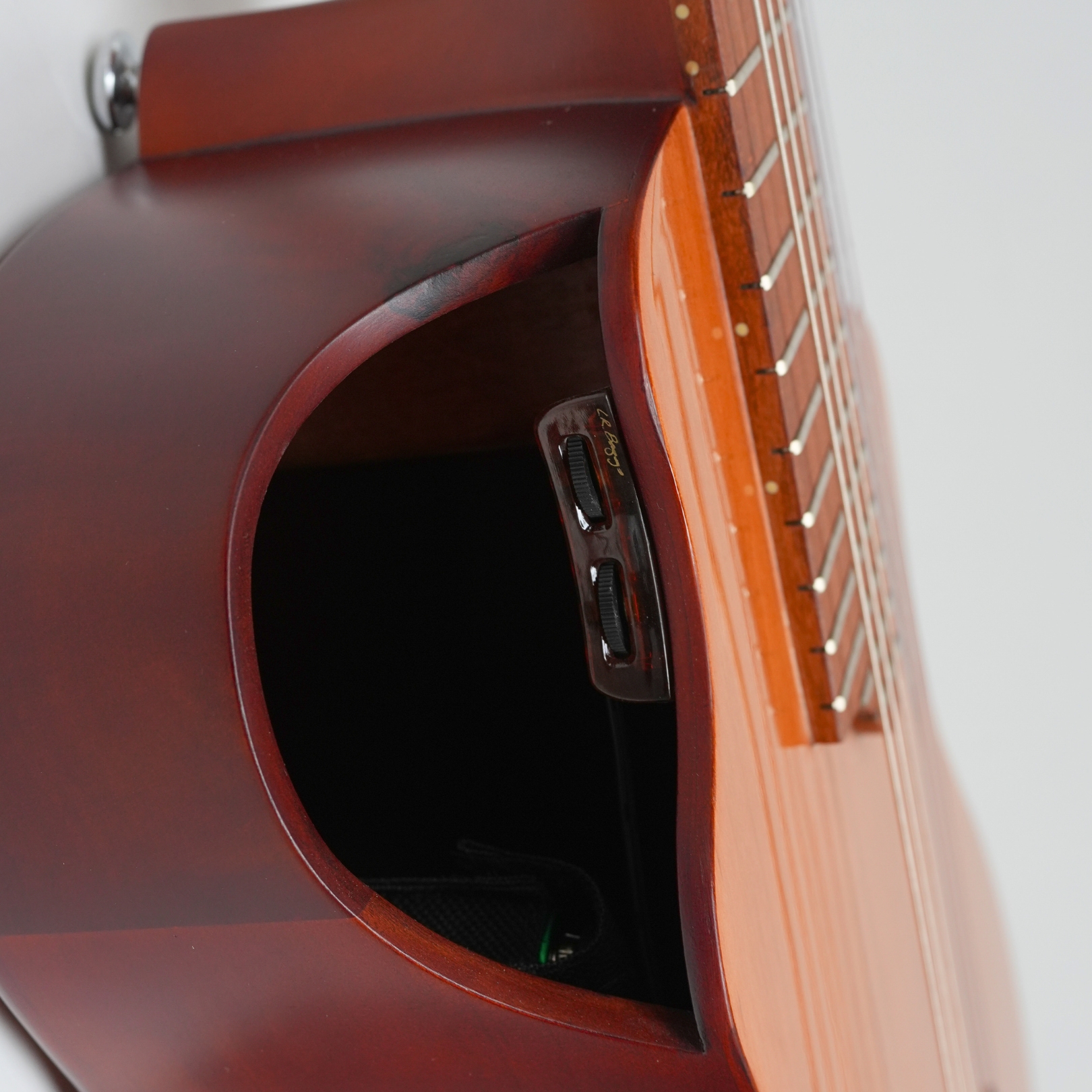 Requinto Electroacústico VOGEL GRACIA R | EQ-L.R.BAGGS + Estuche - Imagen 4
